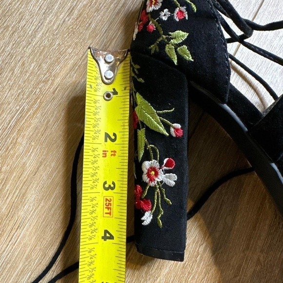 WOMENS FOREVER 21 BLACK FLORAL PRINT STRAP TIE STYLE HIGH HEEL SHOES SIZE 7.5 - Picture 7 of 7